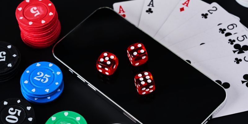 Tải Game 68 Game Bài - Download Nhanh, Nhận Thưởng Hấp Dẫn 4 Bảng so sánh app 68 game bài với bản Web